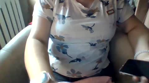 Snapshot of tyuoooy3 chatting on 09-26-25, 02:21 Tyuoooy3s online show from 09-26-25, 02:21