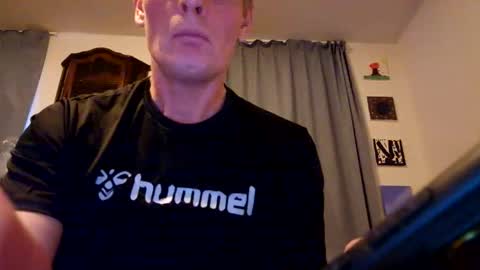 Snapshot of u2232739082 chatting on 05-22-26, 04:52 u2232739082 online show from 05-22-26, 04:52