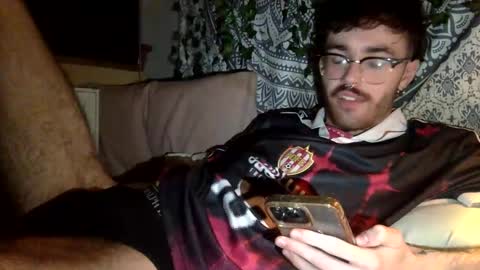 Snapshot of uhhstephen chatting on 12-16-25, 04:56 uhhstephen online show from 12-16-25, 04:56