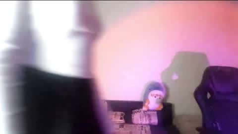 Snapshot of uhm_vickie chatting on 10-29-25, 03:14 Vickie online show from 10-29-25, 03:14