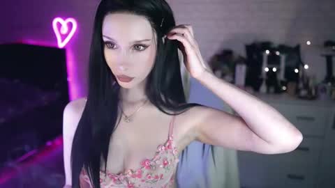 Izzy    online show from 02-18-25, 05:31