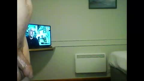 Snapshot of ukfitxxxx chatting on 10-24-25, 09:44 ukfitxxxx online show from 10-24-25, 09:44