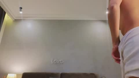 Naomi online show from 10-11-25, 02:04