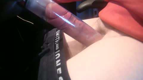 Snapshot of ukpumper chatting on 01-27-25, 02:13 ukpumper online show from 01-27-25, 02:13