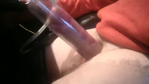 Snapshot of ukpumper chatting on 02-11-25, 09:53 ukpumper online show from 02-11-25, 09:53