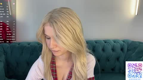 Snapshot of ulalittlepage chatting on 05-19-26, 03:18 Vikki online show from 05-19-26, 03:18