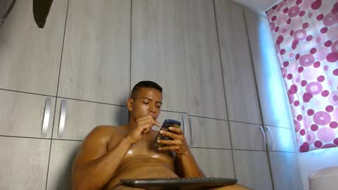 Snapshot of ulisess15 chatting on 01-11-25, 12:07 Felipe model independent online show from 01-11-25, 12:07