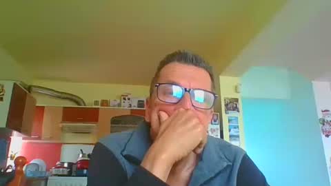 ulmeni4 online show from 04-13-26, 09:26