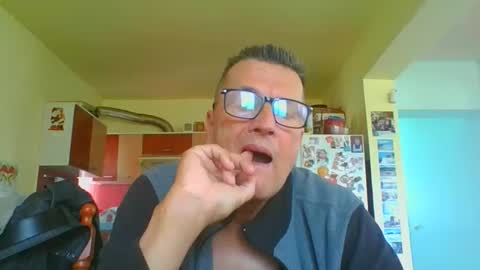 Snapshot of ulmeni7 chatting on 05-10-26, 11:59 ulmeni7 online show from 05-10-26, 11:59