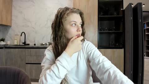 Snapshot of ultima_ma18 chatting on 01-17-26, 02:27 Melena online show from 01-17-26, 02:27