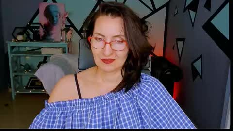 Snapshot of unatera chatting on 02-08-26, 09:13 UnaTera online show from 02-08-26, 09:13