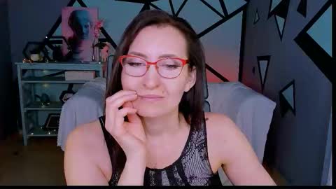 Snapshot of unatera chatting on 02-09-26, 09:13 UnaTera online show from 02-09-26, 09:13