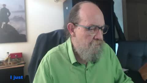 Snapshot of uncle_hottiecb chatting on 06-25-26, 03:38 Uncle Hottie online show from 06-25-26, 03:38