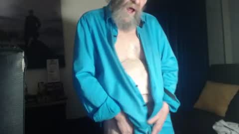 Snapshot of uncle_hottiecb chatting on 07-09-26, 03:54 Uncle Hottie online show from 07-09-26, 03:54