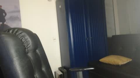 Snapshot of uncle_hottiecb chatting on 07-14-26, 02:05 Uncle Hottie online show from 07-14-26, 02:05