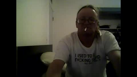 Snapshot of unclemuff chatting on 05-18-26, 07:41 unclemuff online show from 05-18-26, 07:41