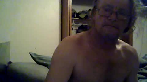 Snapshot of unclemuff chatting on 06-22-26, 10:29 unclemuff online show from 06-22-26, 10:29