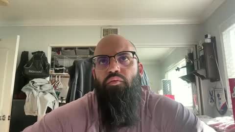 uncutbeard129840 online show from 10-27-25, 09:19