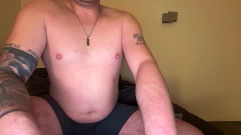 Snapshot of uncutedaustria chatting on 03-10-26, 12:48 Tom online show from 03-10-26, 12:48