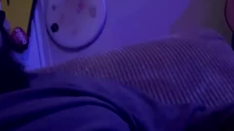 Snapshot of uncuttruss chatting on 12-16-25, 10:42 uncuttruss online show from 12-16-25, 10:42