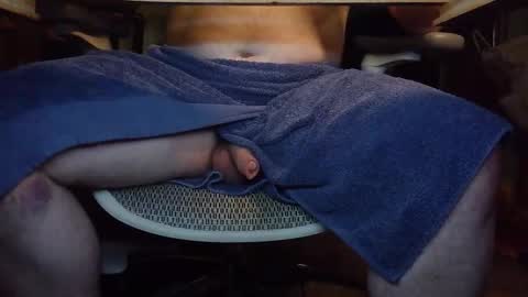 Snapshot of under_the_desk40 chatting on 01-16-26, 10:47 Under the desk online show from 01-16-26, 10:47