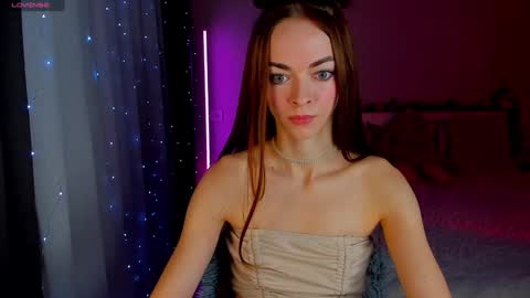 Under The Skin online show from 02-07-25, 04:35