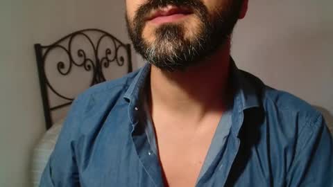 Giov online show from 10-25-25, 04:24