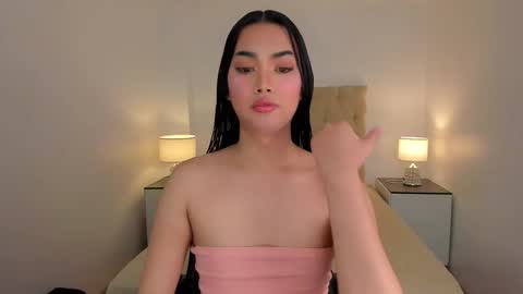 Snapshot of underrated_trans chatting on 01-07-26, 08:28 Lily online show from 01-07-26, 08:28