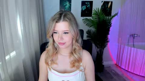 Alice online show from 05-25-26, 03:56