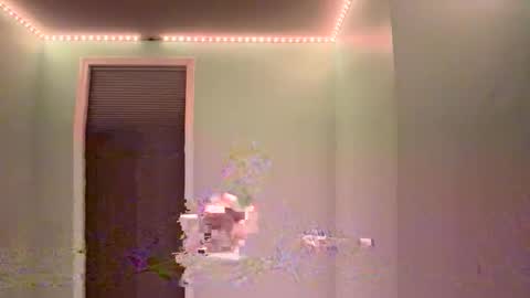 Snapshot of unhitchy1 chatting on 11-10-25, 01:59 unhitchy1 online show from 11-10-25, 01:59