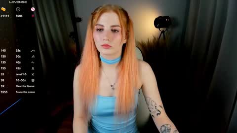 Snapshot of unicent chatting on 02-15-25, 09:04 Call me Mira thumbs up its make me happy online show from 02-15-25, 09:04