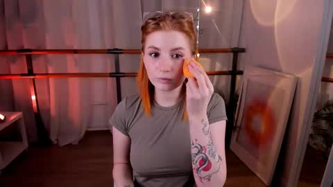 Snapshot of unicent chatting on 03-04-25, 08:49 Call me Mira thumbs up its make me happy online show from 03-04-25, 08:49