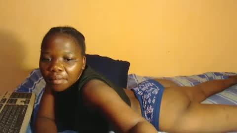 Snapshot of uniquebony chatting on 02-09-25, 11:25 UNIQUEBONY online show from 02-09-25, 11:25