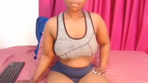 Snapshot of uniquebony chatting on 09-10-25, 10:26 UNIQUEBONY online show from 09-10-25, 10:26