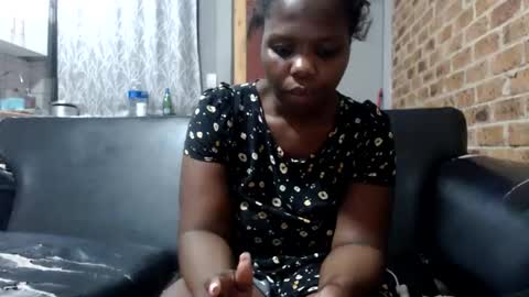 Snapshot of uniquebony chatting on 03-23-26, 10:03 UNIQUEBONY online show from 03-23-26, 10:03