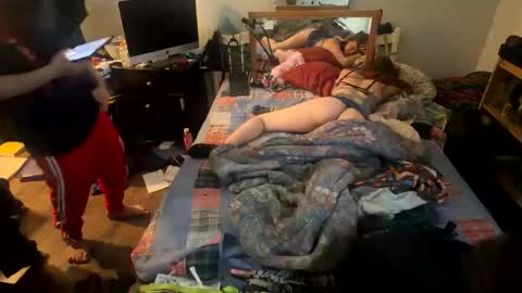 Snapshot of universalhologram chatting on 01-17-26, 05:27 DnB online show from 01-17-26, 05:27