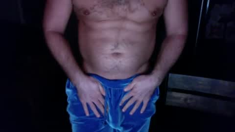 Snapshot of universalstudihoes chatting on 12-14-24, 10:34 universalstudihoes online show from 12-14-24, 10:34