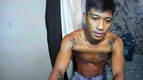 Snapshot of ur_asianpinoy chatting on 11-11-25, 03:17 ur_asianpinoy online show from 11-11-25, 03:17