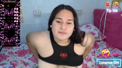 Snapshot of ur_baby_rebbecca chatting on 12-12-24, 12:12 SINGLE online show from 12-12-24, 12:12