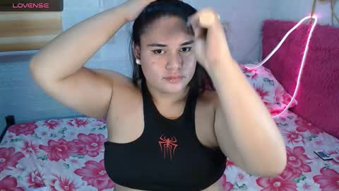 Snapshot of ur_baby_rebbecca chatting on 12-12-24, 03:16 SINGLE online show from 12-12-24, 03:16