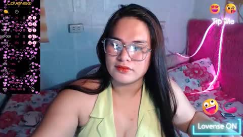 Snapshot of ur_baby_rebbecca chatting on 12-13-24, 08:41 SINGLE online show from 12-13-24, 08:41