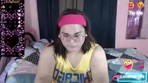 Snapshot of ur_baby_rebbecca chatting on 03-09-25, 11:35 SINGLE online show from 03-09-25, 11:35