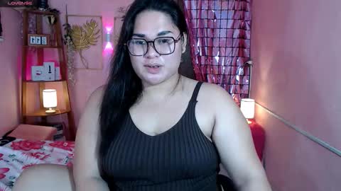 Snapshot of ur_baby_rebbecca chatting on 10-13-25, 12:49 SINGLE online show from 10-13-25, 12:49