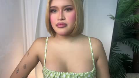 Snapshot of ur_bombshellpatty chatting on 05-06-26, 05:29 ur_bombshellpatty online show from 05-06-26, 05:29