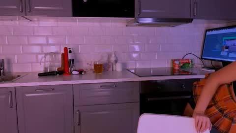ur_craving online show from 09-18-25, 12:45
