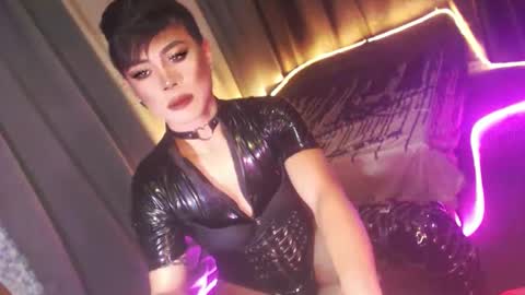 Snapshot of ur_dominatrix chatting on 12-02-25, 12:49 MISS ANNA online show from 12-02-25, 12:49