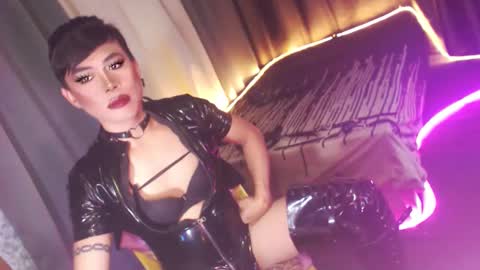 Snapshot of ur_dominatrix chatting on 12-04-25, 01:59 MISS ANNA online show from 12-04-25, 01:59