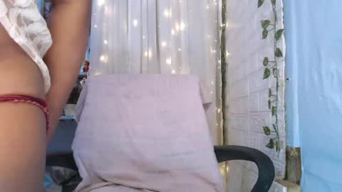 Snapshot of ur_hot_tommiexx chatting on 04-22-26, 01:19 jennie online show from 04-22-26, 01:19