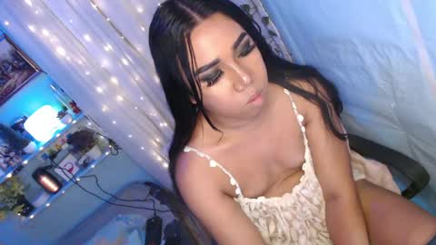 Snapshot of ur_hot_tommiexx chatting on 04-22-26, 01:23 jennie online show from 04-22-26, 01:23