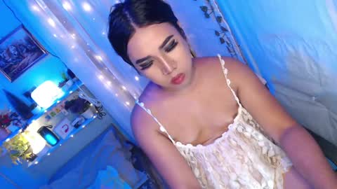 Snapshot of ur_hot_tommiexx chatting on 05-16-26, 10:47 jennie online show from 05-16-26, 10:47